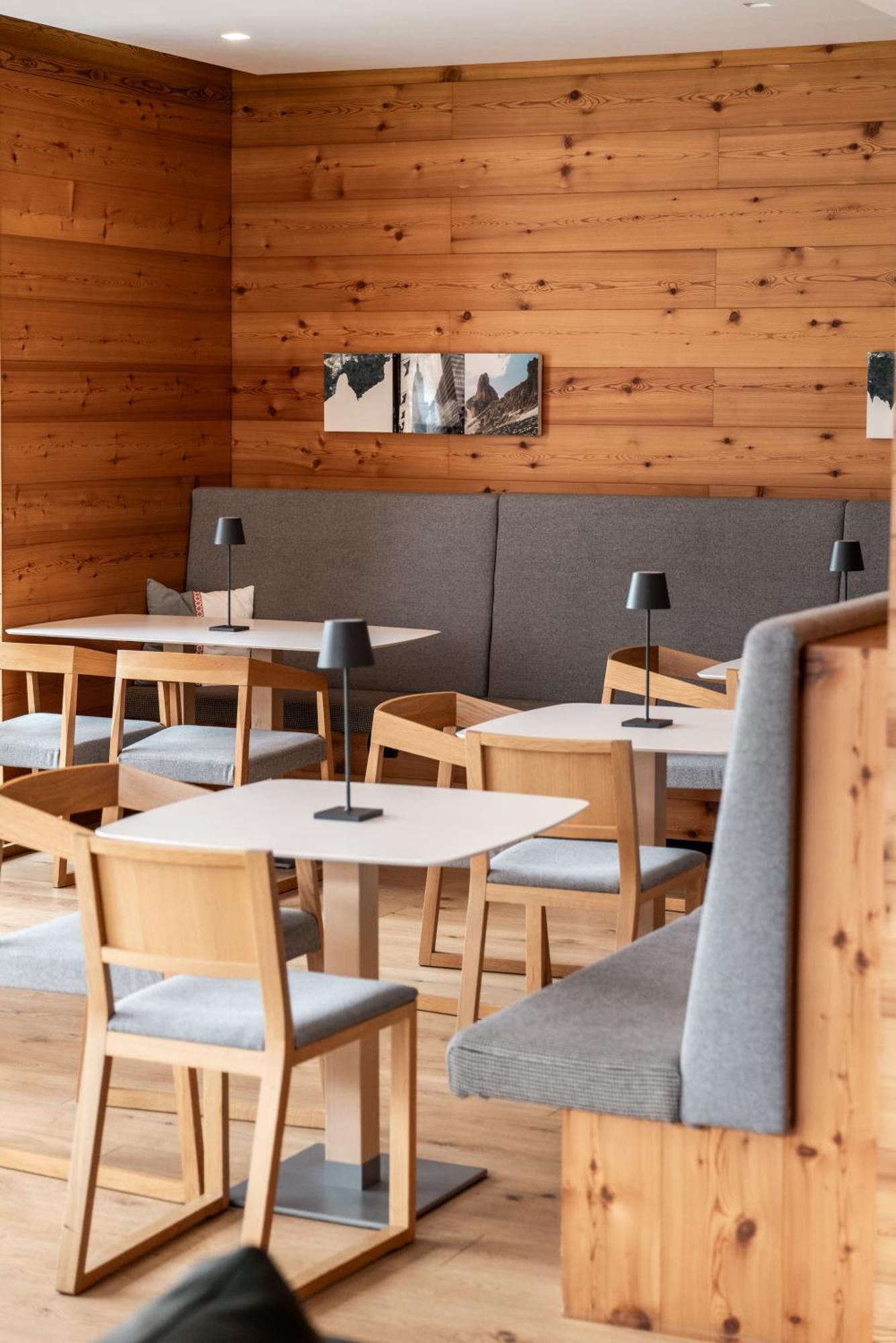 Hotel Dolomites